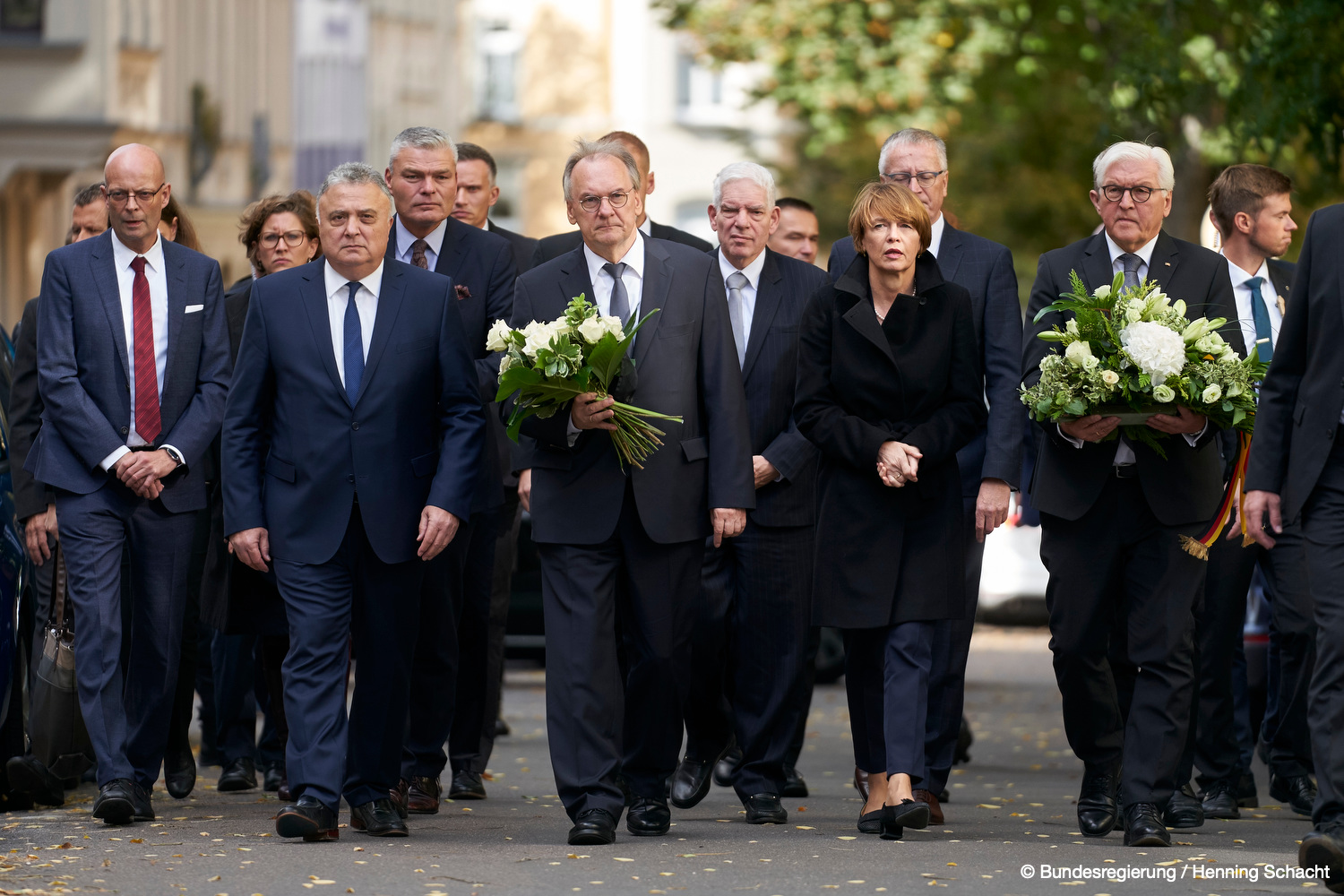 Bernd Wiegand, Oberbürgermeister Halle Saale, Botschafter Jeremy Issacharoff, Ministerpraesident von Sachsen-Anhalt, Reiner Haseloff, Josef Schuster, Präsident des Zentralrates der Juden, Elke Büdenbender, Bundespräsident Frank-Walter Steinmeier